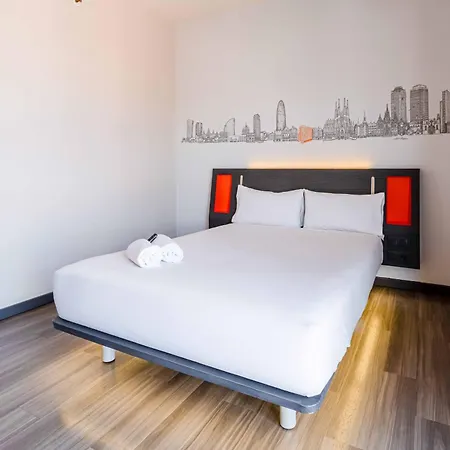 فندق Easyhotel Barcelona Fira لوسبيتاليت دي يوبريغات