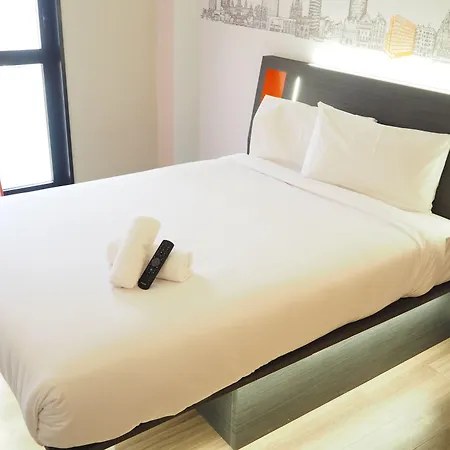 Easyhotel Barcelona Fira Szálloda