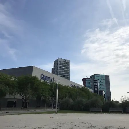 فندق Easyhotel Barcelona Fira 2*