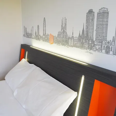 Easyhotel Barcelona Fira Szálloda 2*