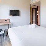 Easyhotel Barcelona Fira Hotel 2*