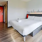 Easyhotel Barcelona Fira 2* L’Hospitalet de Llobregat