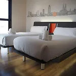 Easyhotel Barcelona Fira Hotel