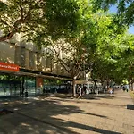 Easyhotel Barcelona Fira Hotel L’Hospitalet de Llobregat
