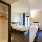 Easyhotel Barcelona Fira 2*