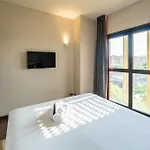 Easyhotel Barcelona Fira 2*