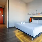 Easyhotel Barcelona Fira Hotel