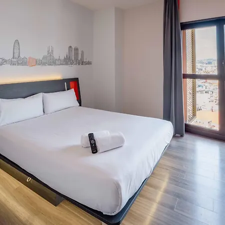 호텔 Easyhotel Barcelona Fira