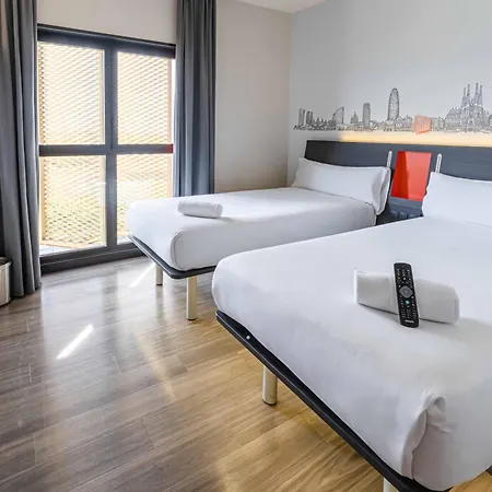 酒店 Easyhotel Barcelona Fira 2*