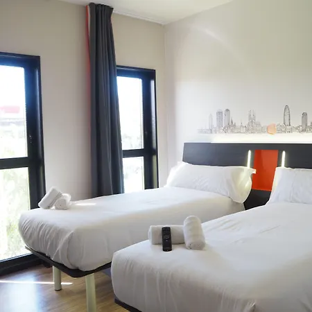 Easyhotel Barcelona Fira 호텔 2*