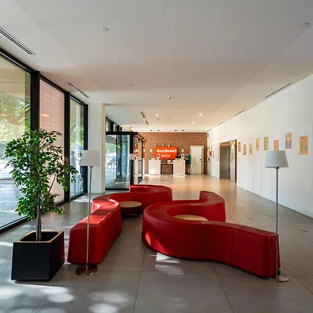 Hotel Easyhotel Barcelona Fira 2*