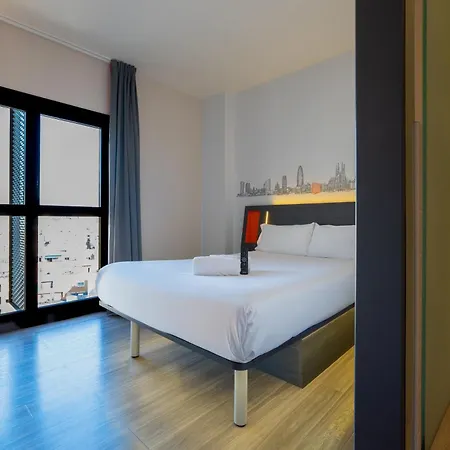 Easyhotel Barcelona Fira L’Hospitalet de Llobregat