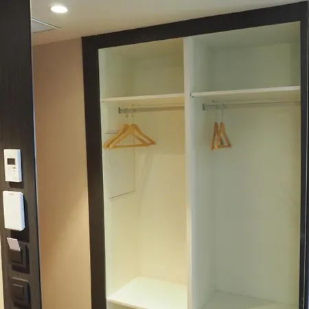 Easyhotel Barcelona Fira 2*